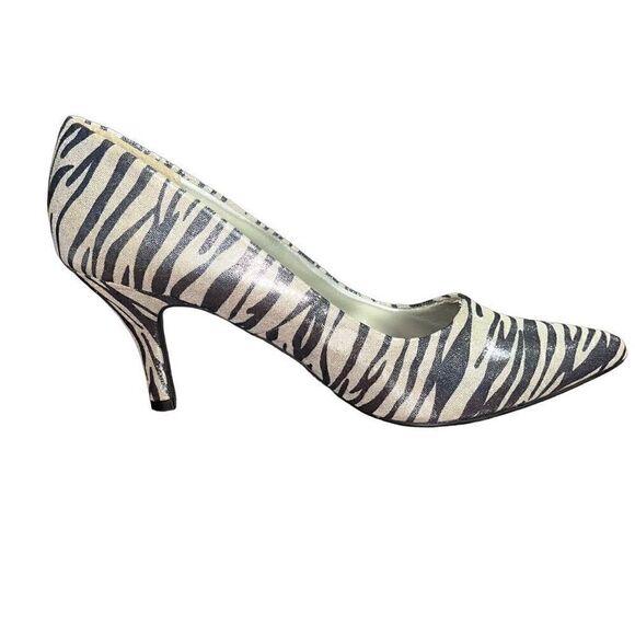 Maurices metallic silver & white pointed toe heels 10 - Picture 5 of 5